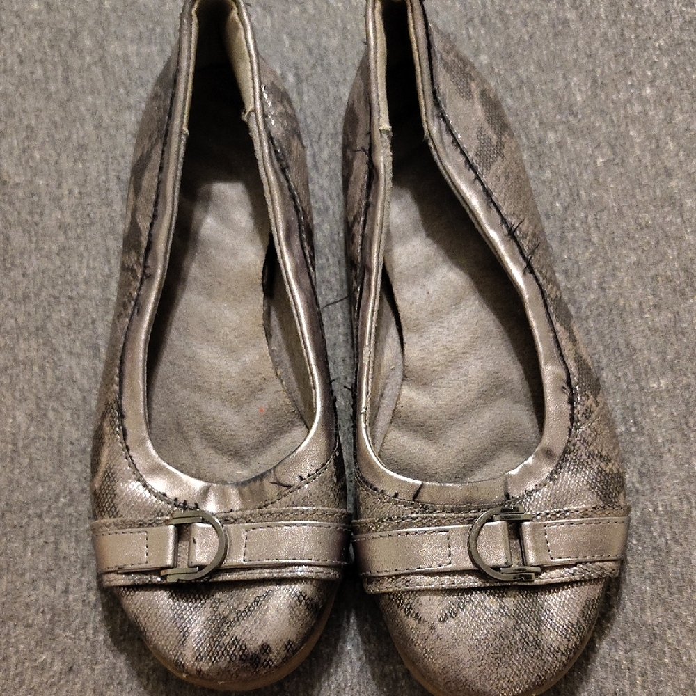 Elegant Snake Print Ballet Flats
